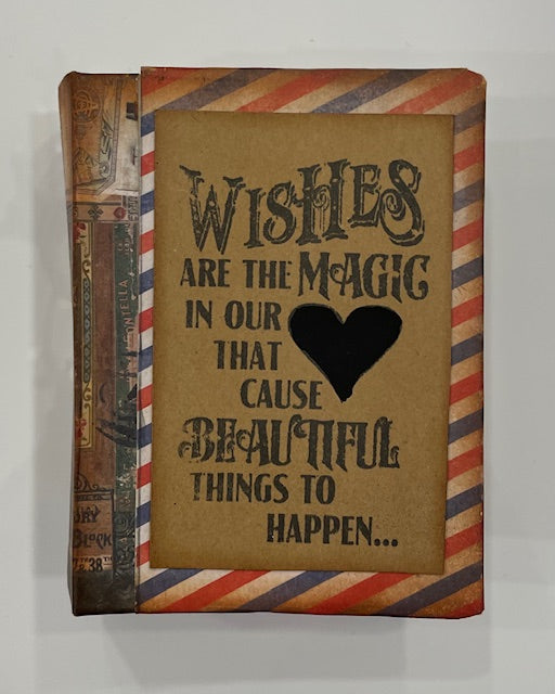 Porta lapices en forma de libro